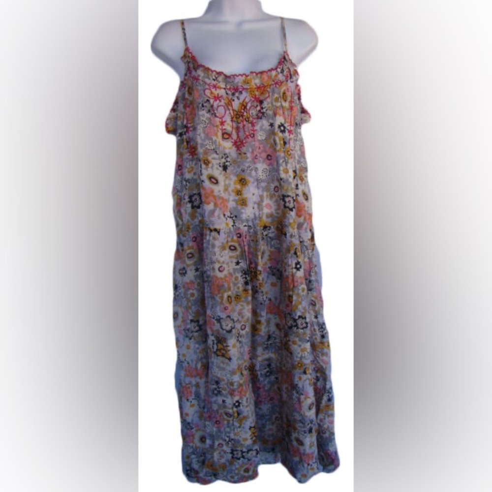 Natural Life Embroidered Vintage Floral
Dress Size Medium
